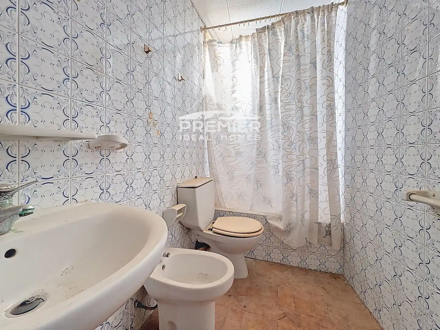 Bathroom of Flat for sale in Elda  with Heating, Terrace and Balcony