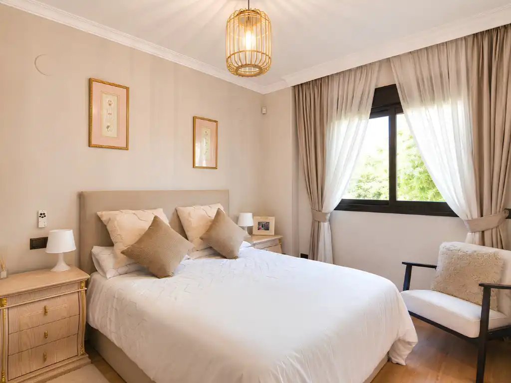 Bedroom of Flat for sale in Fuengirola  with Air Conditioner, Private garden and Terrace