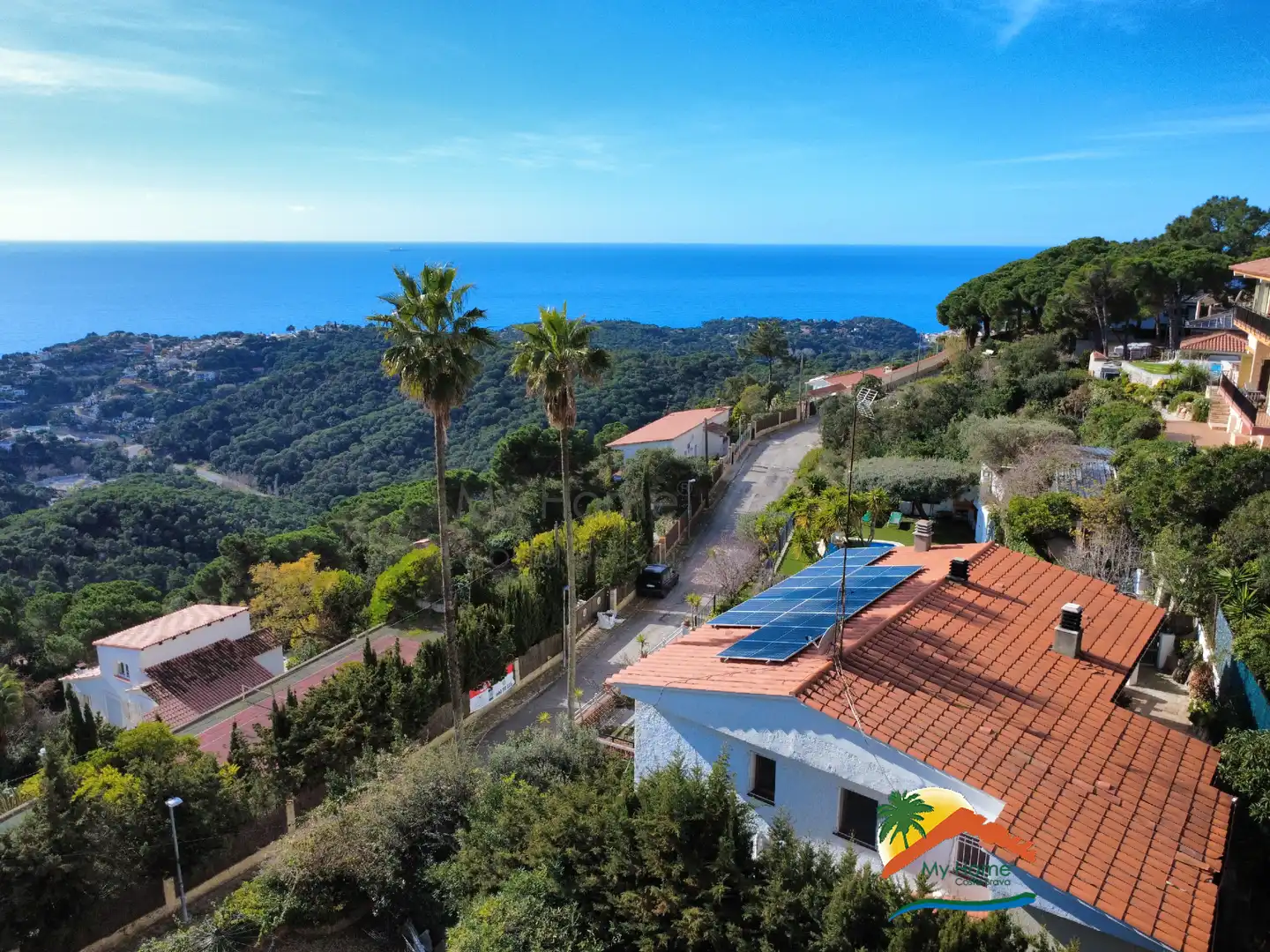 Casa amb piscina en venda a Serra Brava
