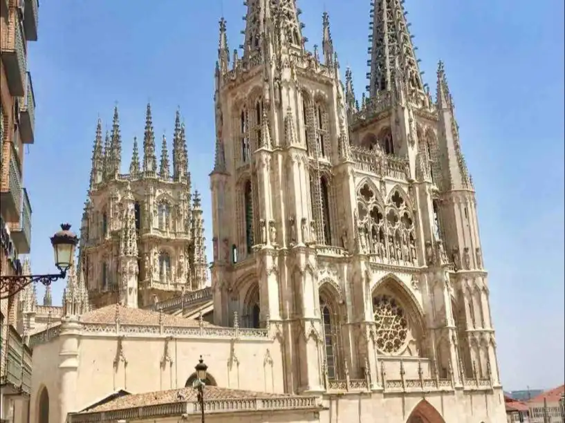 Vista exterior de Pis en venda en Burgos Capital