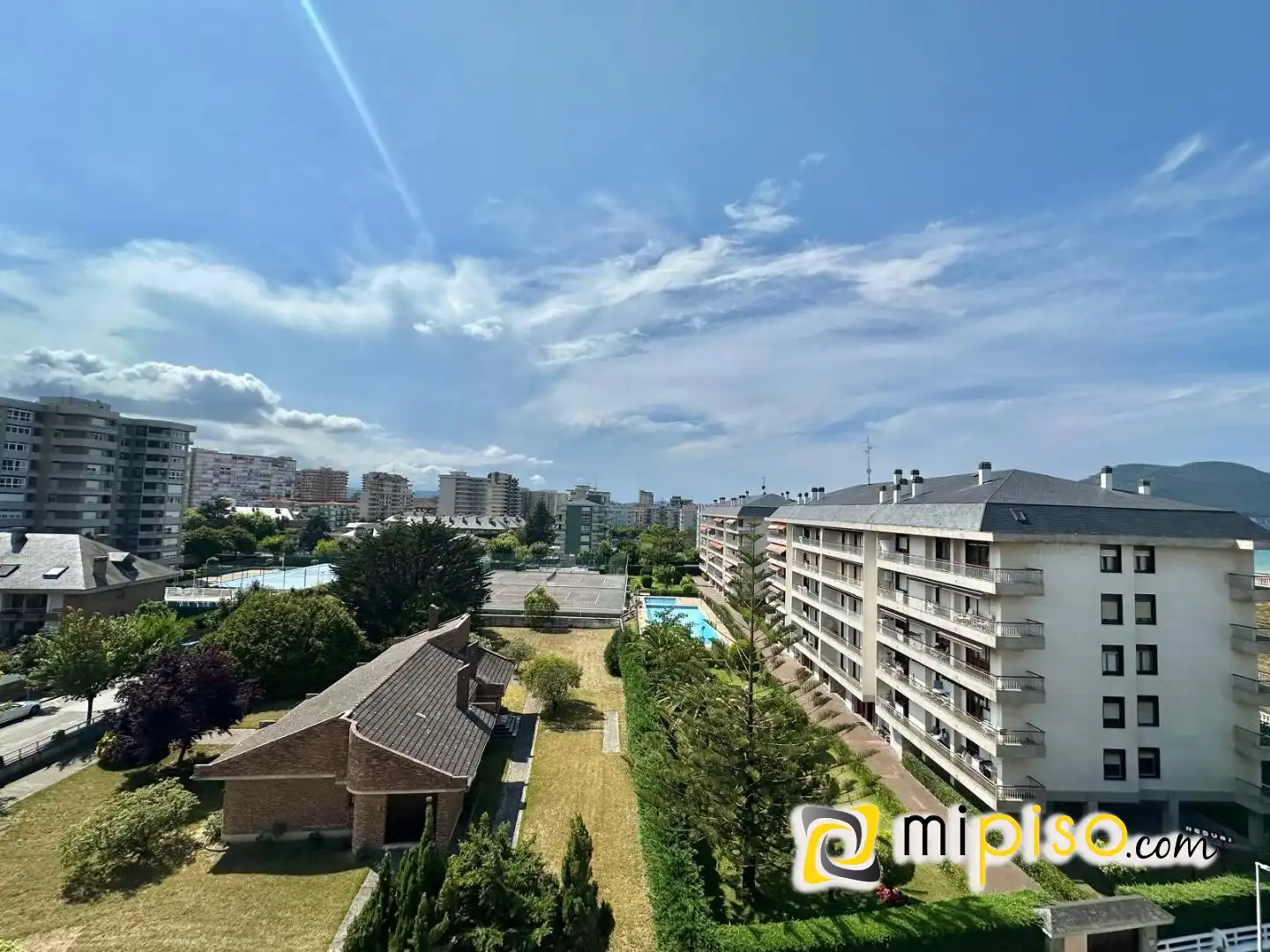 Vista exterior de Pis de lloguer en Laredo amb Terrassa