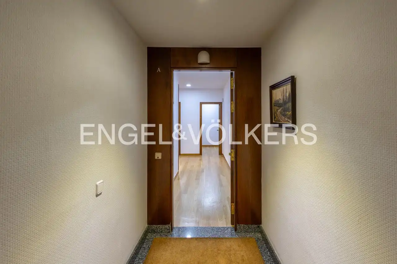 Wohnung zum Verkauf in Madrid mit Klimaanlage, Heizung und Terrasse