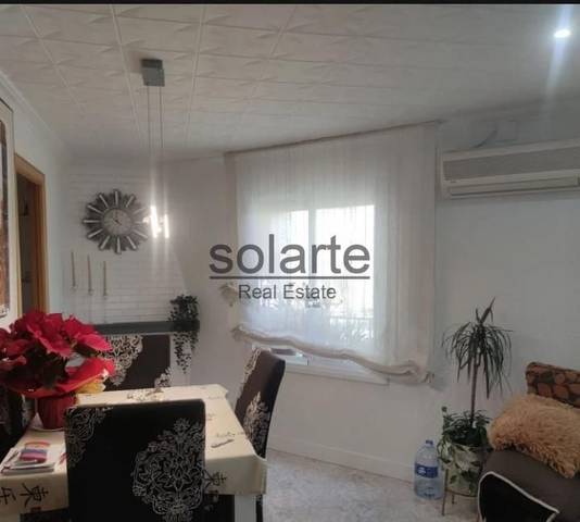 Piso en Venta en Carrer Illes Canàries en Les Planes