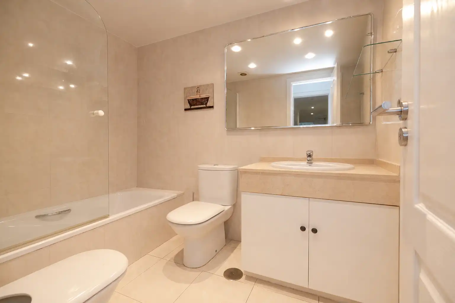 Bathroom of Flat for sale in Marbella  with Air Conditioner, Heating and Terrace