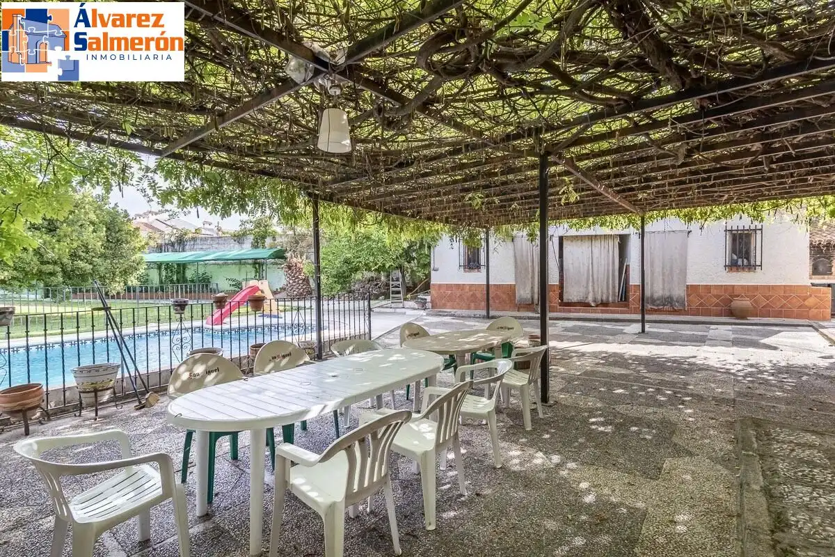 Casa con piscina en venta en Ogíjares, imagen 2