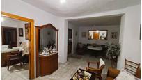 Sala d'estar de Casa adosada en venda en La Guardia amb Jardí privat i Terrassa