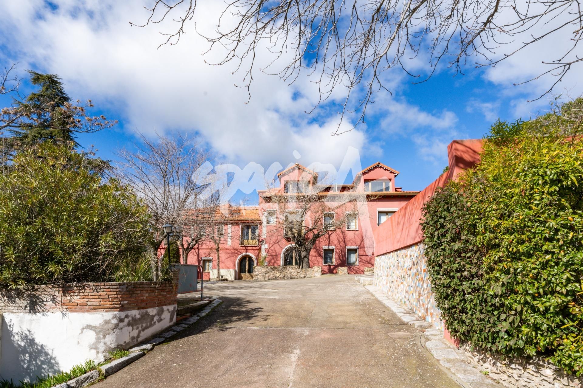 Exterior view of Country house for sale in Robledo de Chavela  with Air Conditioner, Heating and Private garden