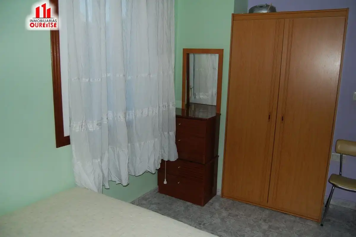Habitación de Casa o chalet en venta en Ourense Capital  con Jardín privado, Trastero y Amueblado