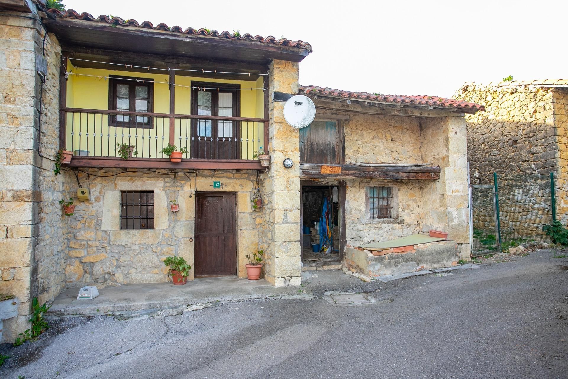 Vista exterior de Casa o xalet en venda en Val de San Vicente 