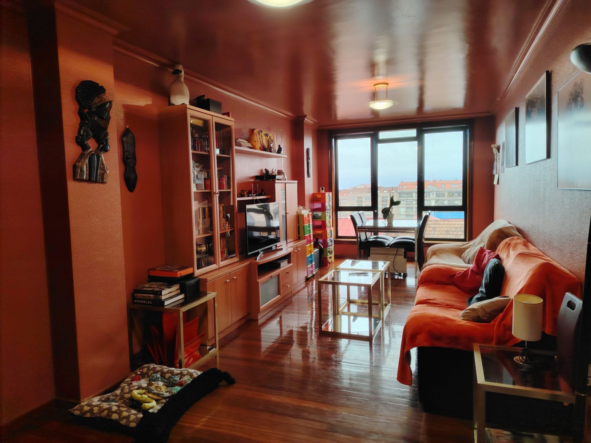 Sala d'estar de Pis en venda en Vigo  amb Calefacció i Moblat