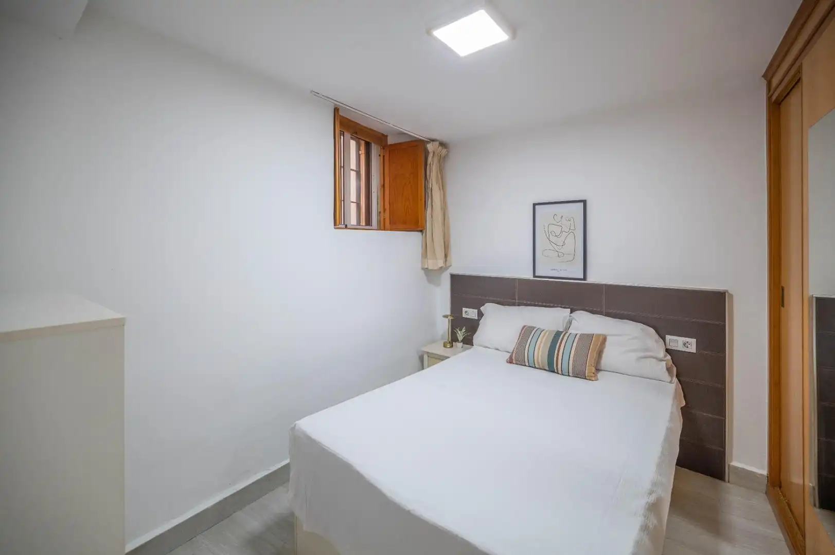 Bedroom of Apartments for sale in Granada  with Furnished