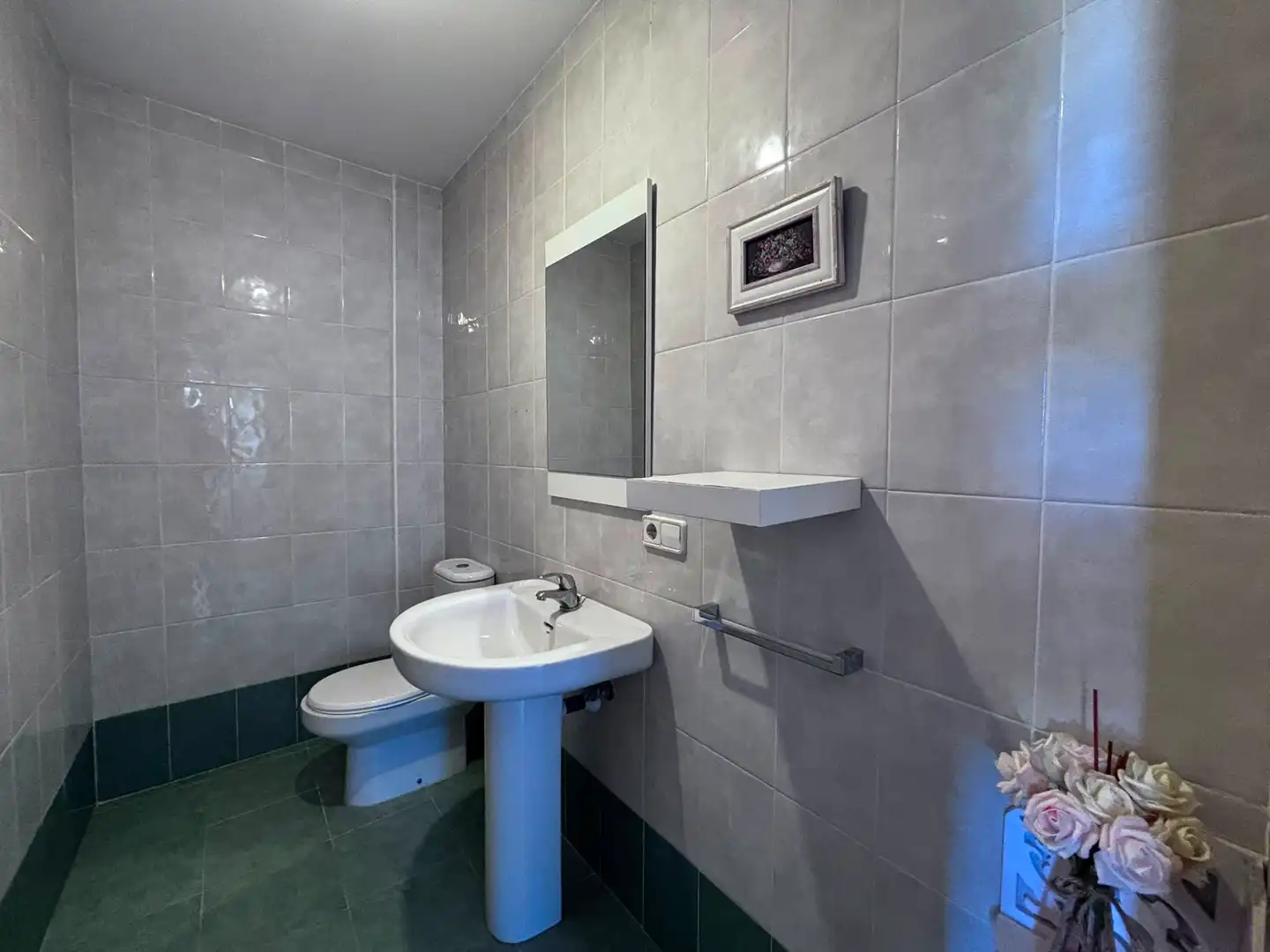 Badezimmer von Einfamilien-Reihenhaus zum Verkauf in Burgos mit Heizung, Terrasse und Abstellraum