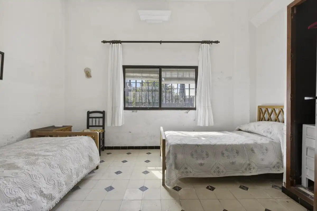 Schlafzimmer von Country house zum Verkauf in Lora del Río mit Heizung, Privatgarten und Terrasse