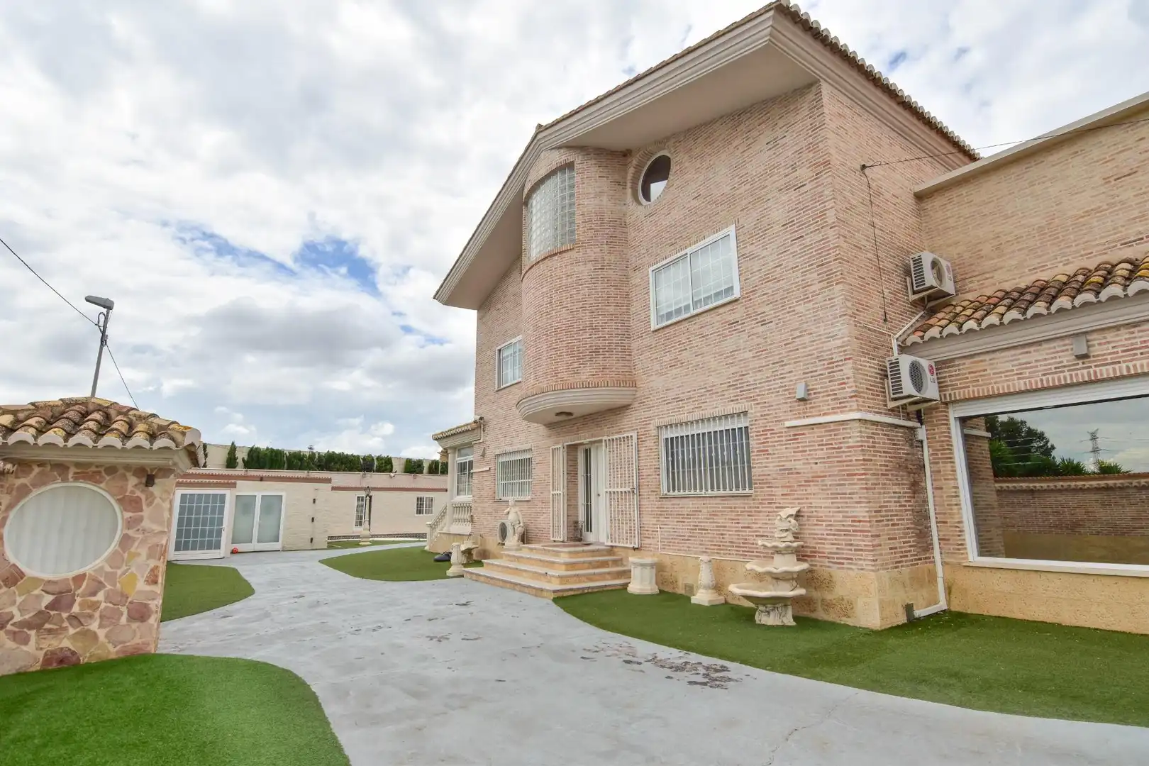 Exterior view of Houses for sale in Picassent  with Air Conditioner, Heating and Private garden