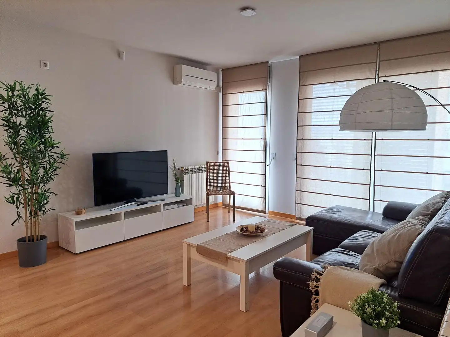 Wohnzimmer von Wohnungen zur Miete in Girona mit Klimaanlage, Heizung und Abstellraum