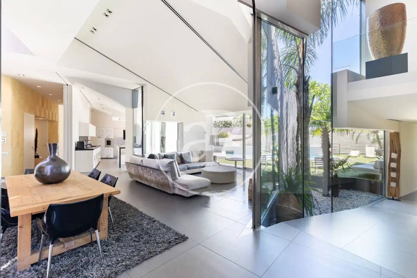 Sala d'estar de Casa o xalet en venda en Sant Cugat del Vallès amb Aire condicionat, Calefacció i Jardí privat