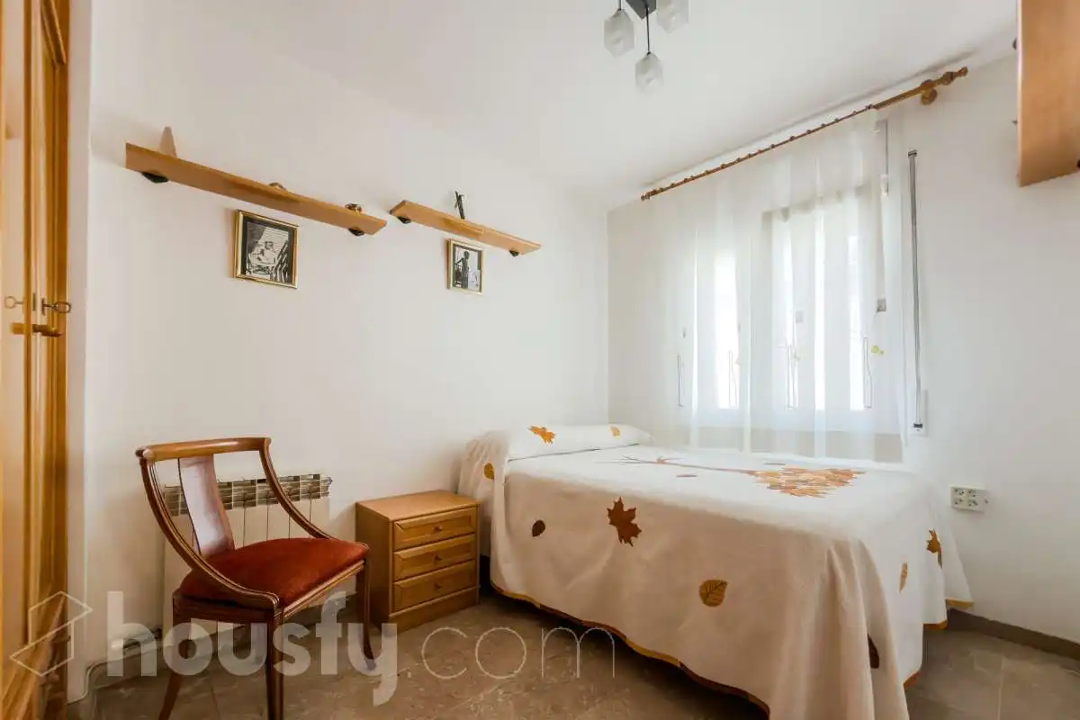 Bedroom of Houses for sale in Santa Coloma de Gramenet  with Air Conditioner, Heating and Private garden