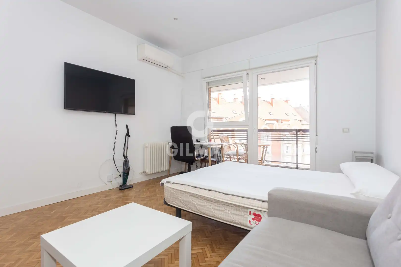 Habitación de Piso en venta en Madrid con Calefacción y Balcón