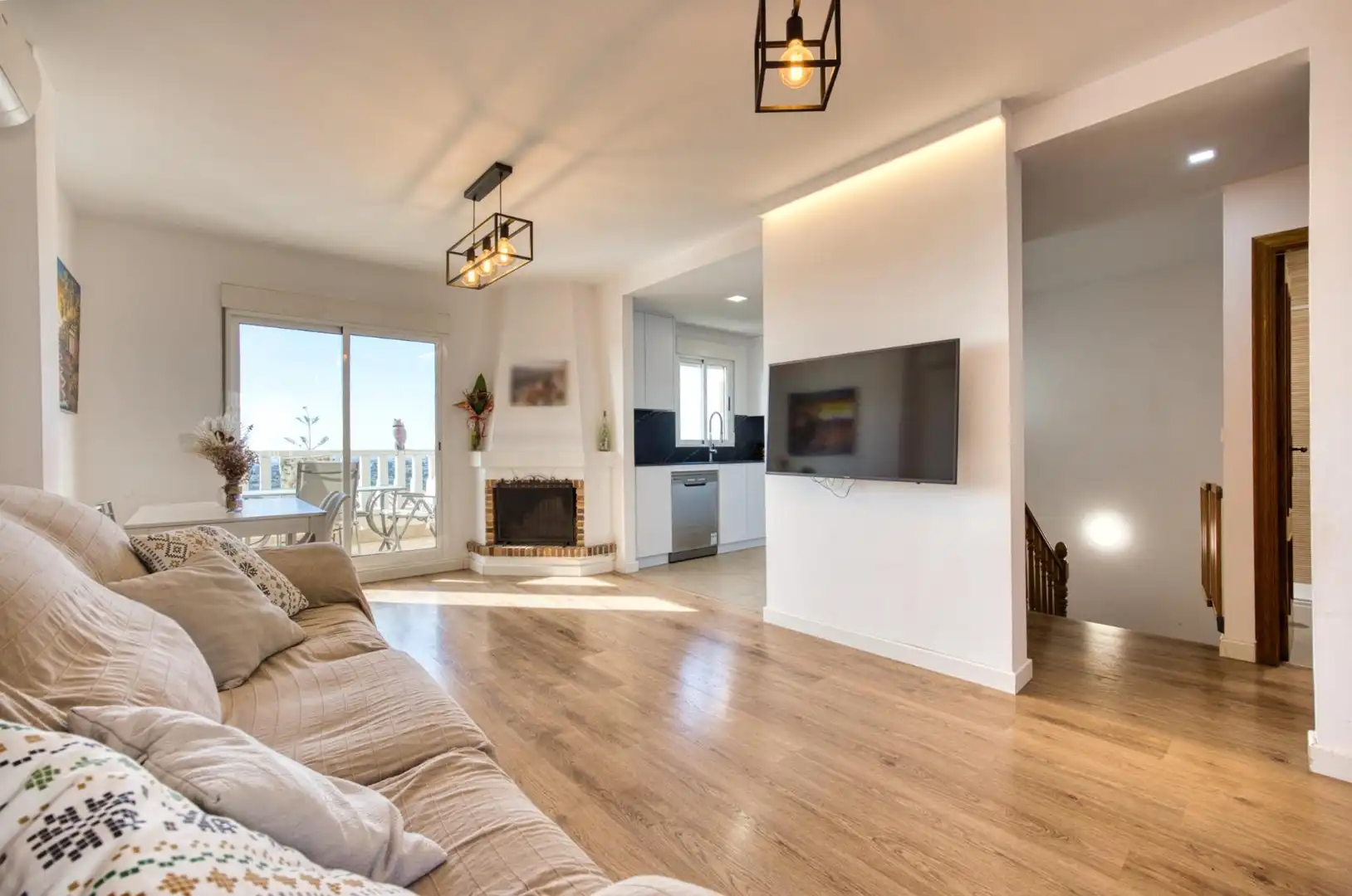 Sala de estar de Casa adosada en venta en Mutxamel con Aire acondicionado, Jardín privado y Terraza