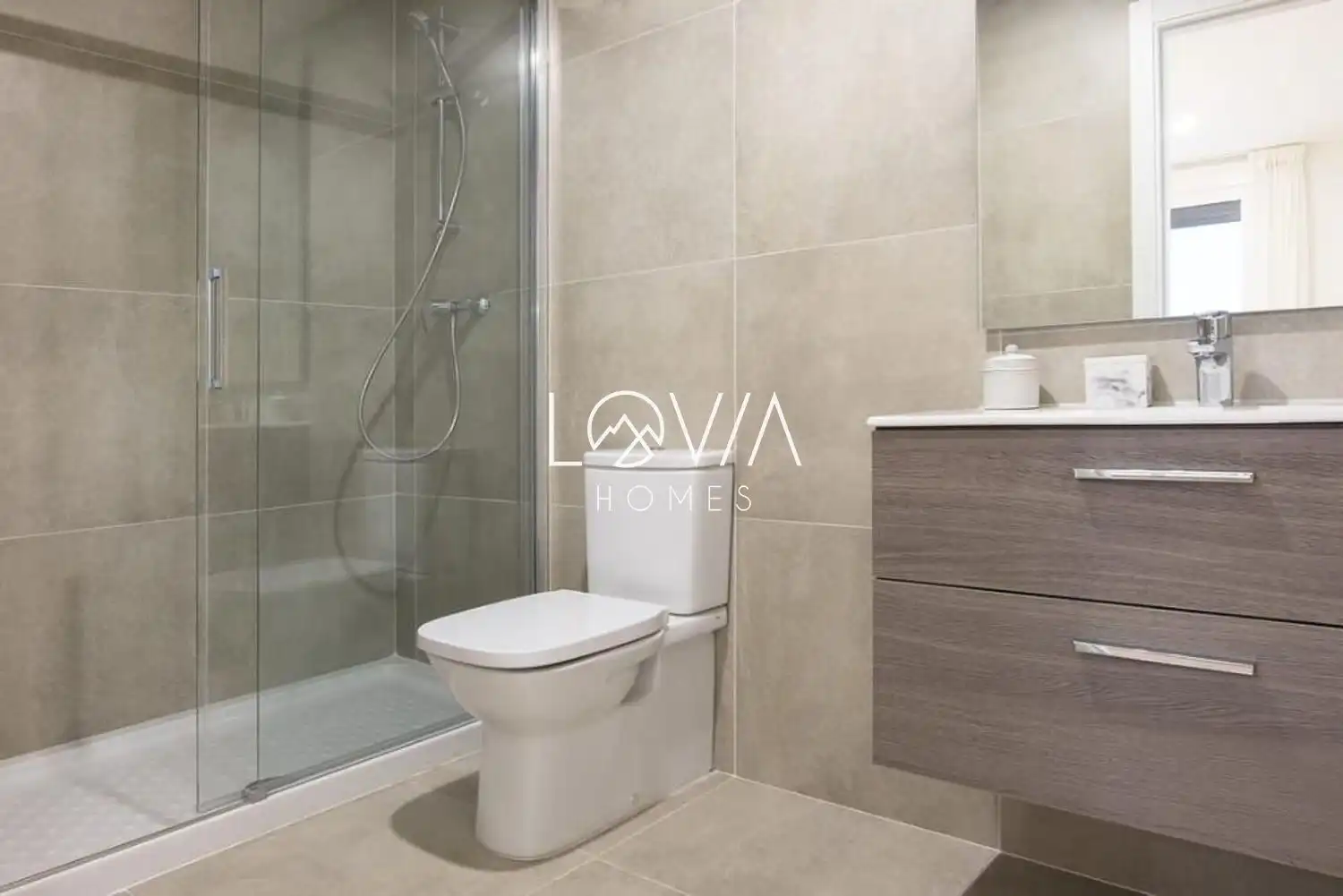 Bathroom of Flat for sale in Dos Hermanas  with Air Conditioner, Terrace and Storage room