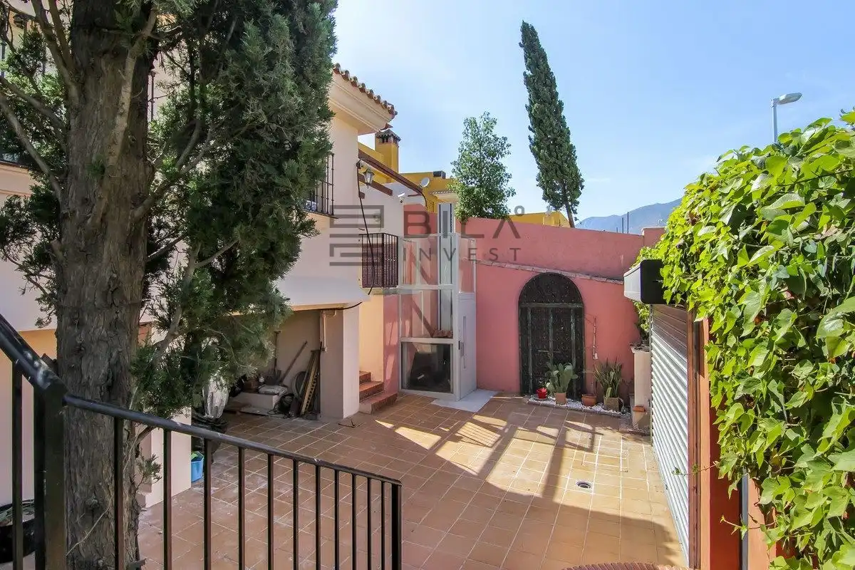 Vista exterior de Casa o chalet en venta en Mijas con Aire acondicionado, Terraza y Trastero