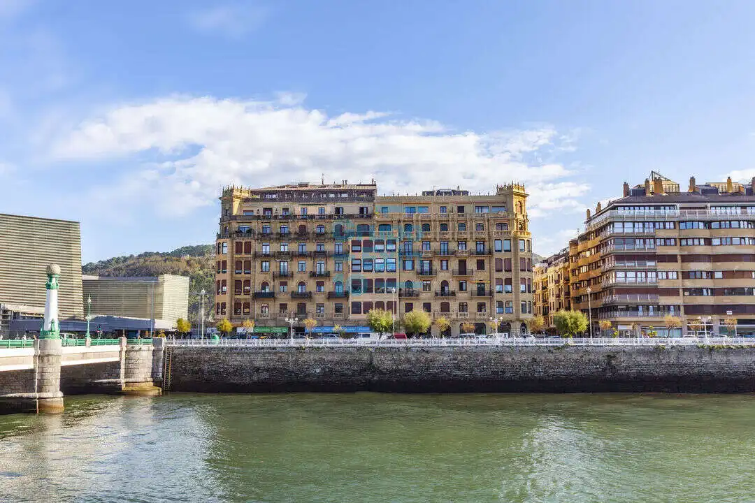 Exterior view of Flat for rent in Donostia - San Sebastián   with Heating