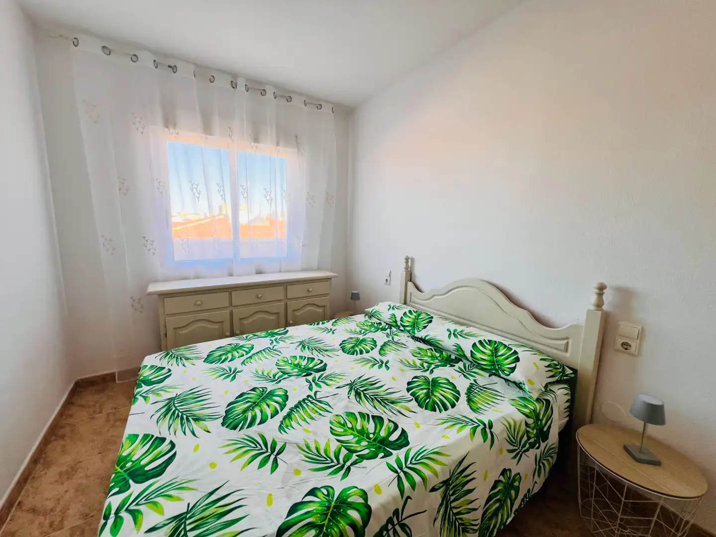 Habitación de Apartamento en venta en Torrevieja con Aire acondicionado, Calefacción y Terraza