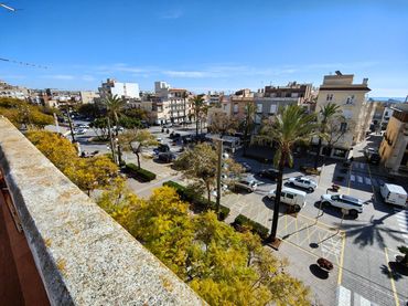 Casa con balcone in vendita a CARLES III 19