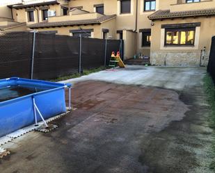 Piscina de Casa adosada en venda en Garcillán amb Aire condicionat i Terrassa