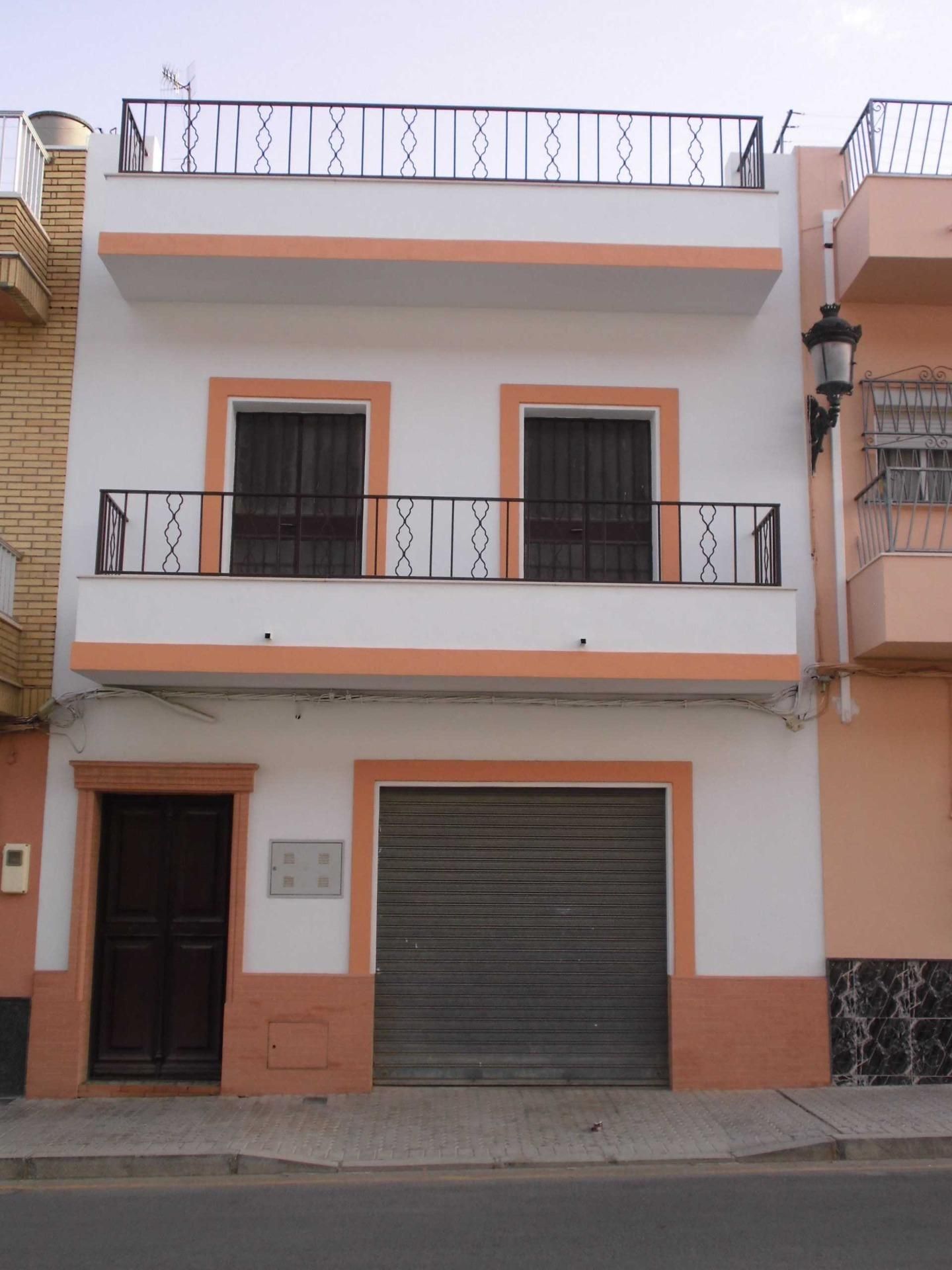 Exterior view of House or chalet for sale in Morón de la Frontera