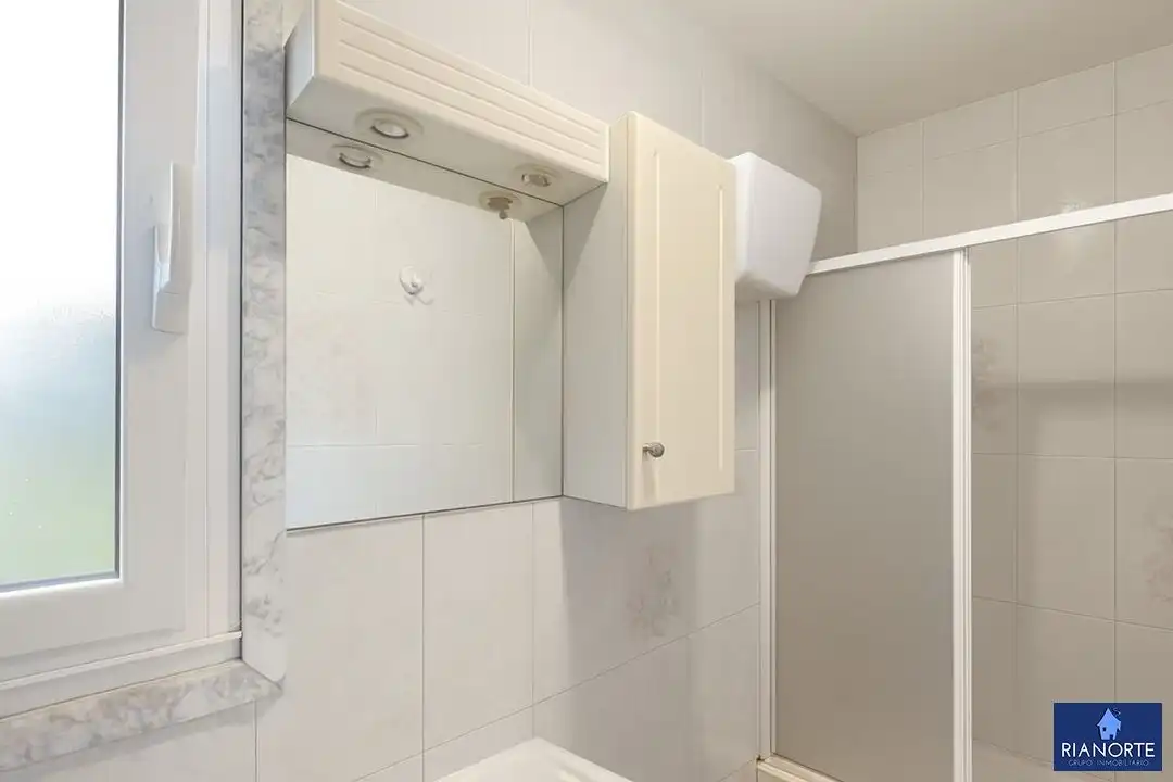 Baño de Casa o chalet en venta en Gijón  con Calefacción, Trastero y Amueblado