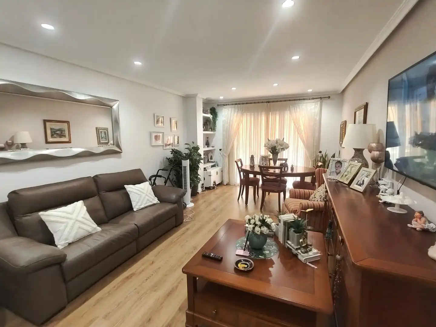 Sala d'estar de Apartament en venda en Elche / Elx amb Moblat