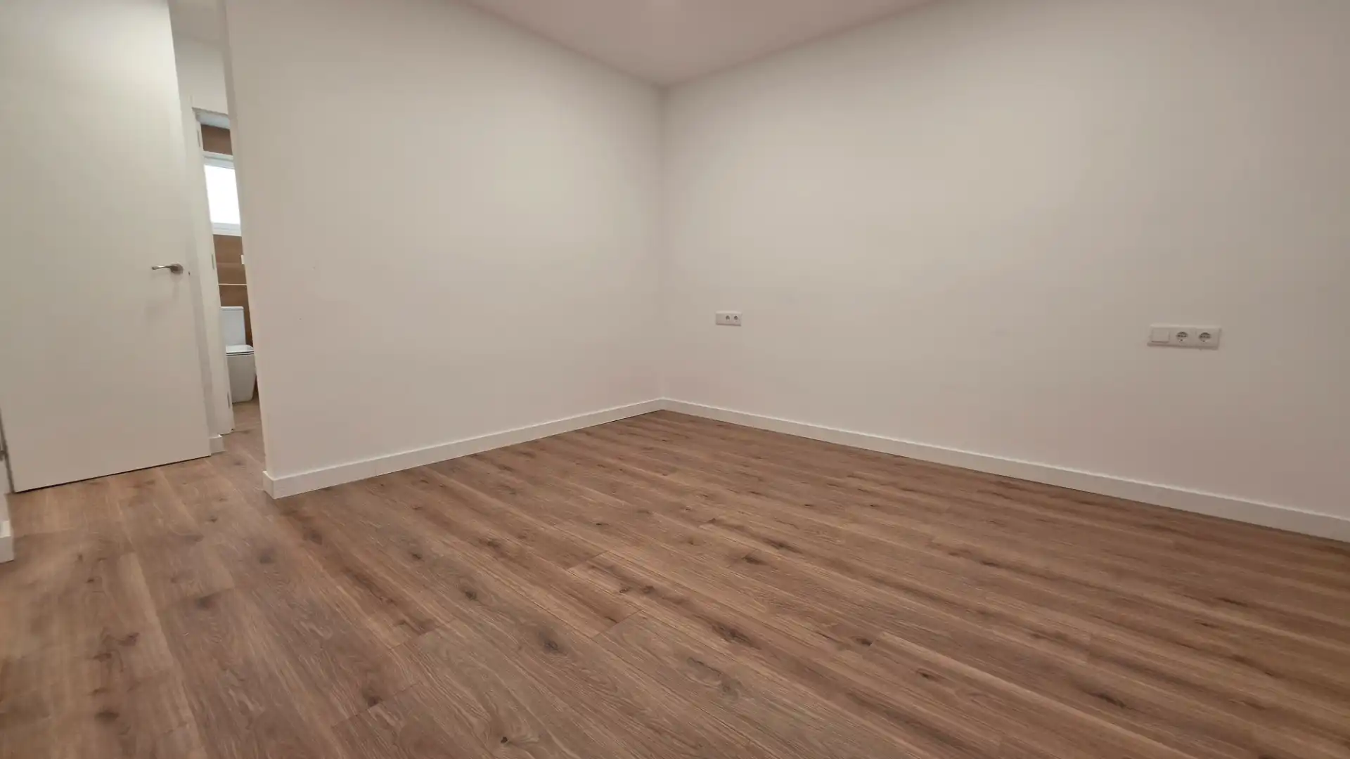 Wohnung zum Verkauf in Tarragona mit Klimaanlage, Heizung und Parkett
