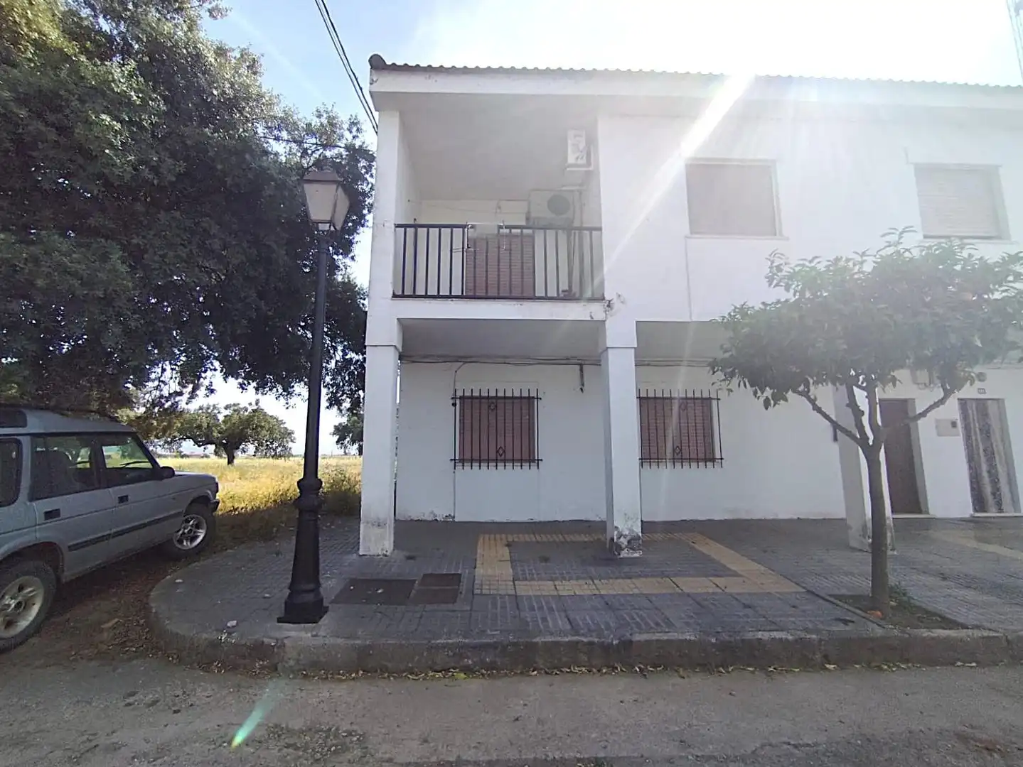 Vista exterior de Casa adosada en venda en Alagón del Río amb Jardí privat, Traster i Balcó