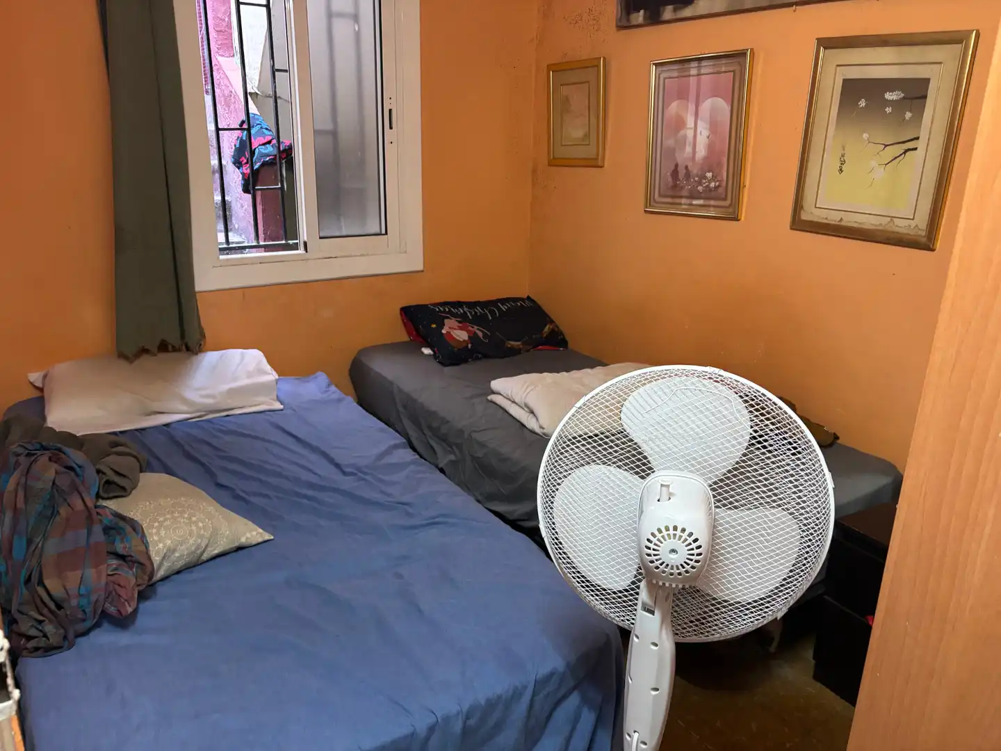 Schlafzimmer von Wohnung zum Verkauf in Badalona mit Ofen