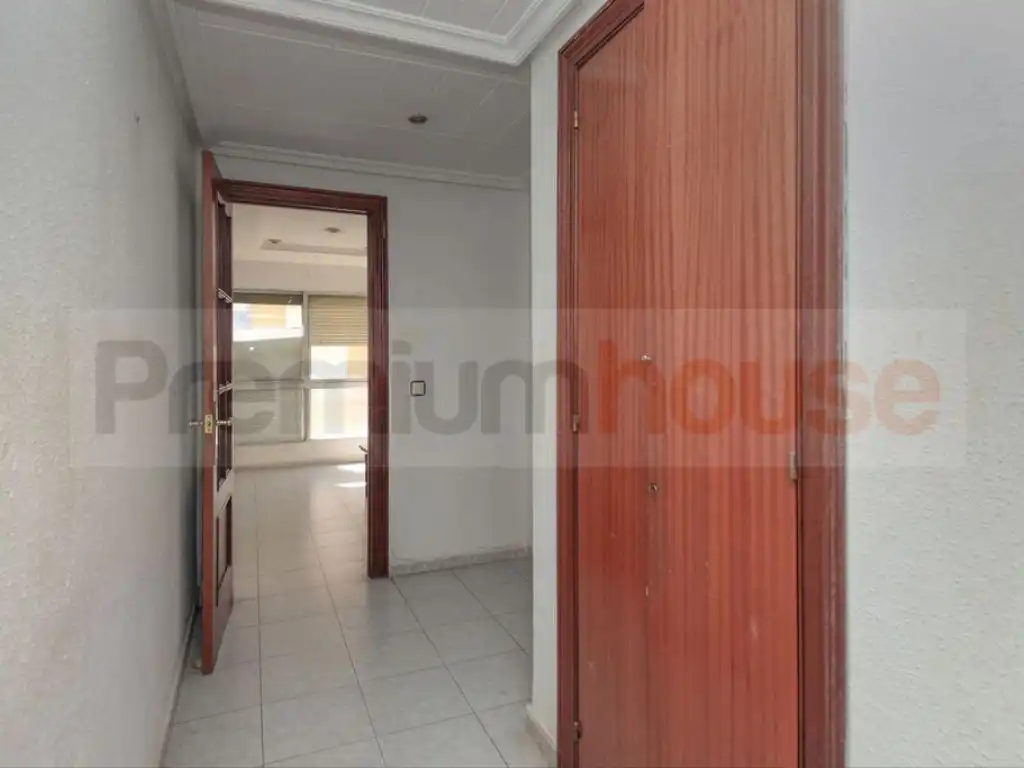 Flat with terrace for sale in Calle de Vila-seca, imagen 4