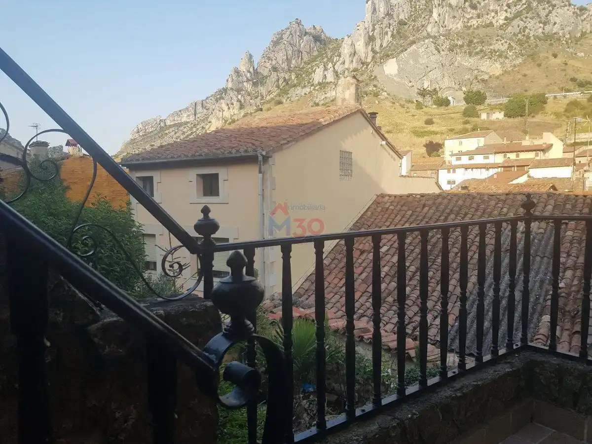Vista exterior de Casa o xalet en venda en Pancorbo amb Calefacció, Terrassa i Traster