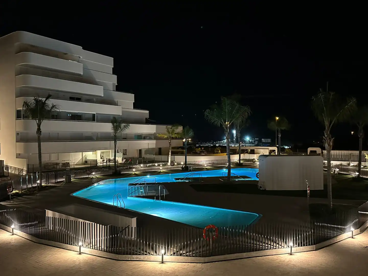 Flat with pool for sale in Calle Pintor Cipriano Maldonado 17, imagen 2