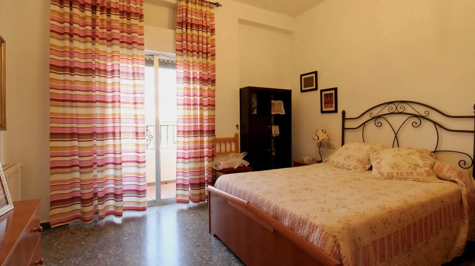Casa aparellada amb terrassa en venda a Calle de la Gloria, imagen 52