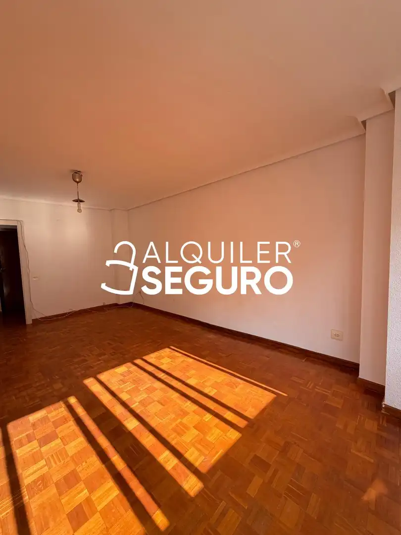 Flat with lift to rent in Ronda Magdalena, imagen 3
