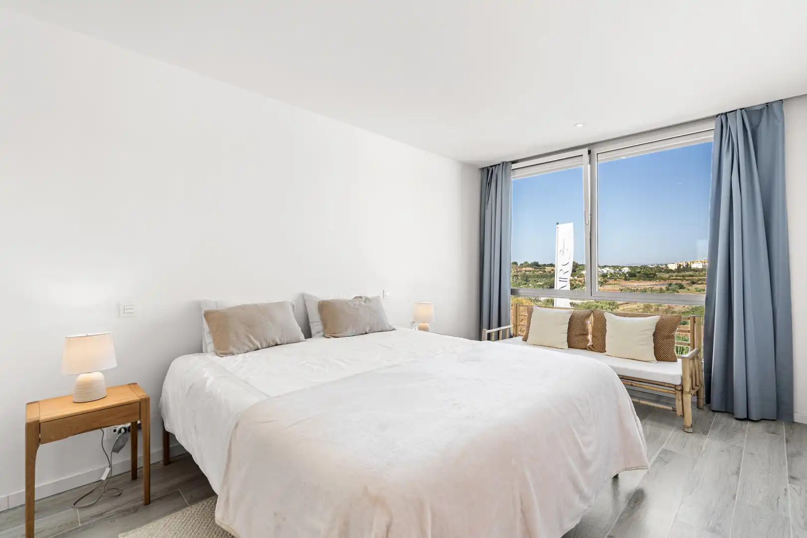 Habitación de Casa adosada de alquiler en Estepona con Aire acondicionado, Terraza y Piscina