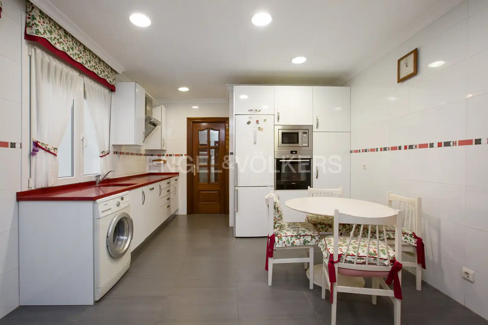 Kitchen of Flat for sale in Getxo   with Heating and Balcony