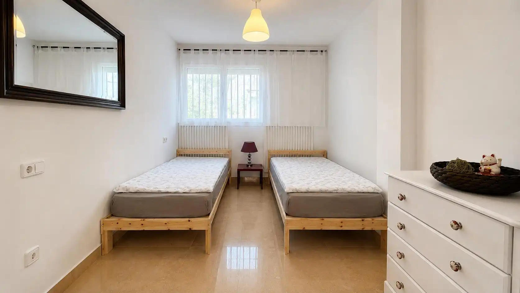 Habitación de Apartamento en venta en Manilva con Aire acondicionado, Amueblado y Piscina comunitaria