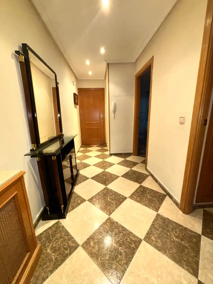 Flat with lift to rent in Avenida Cañada Real 18, imagen 2