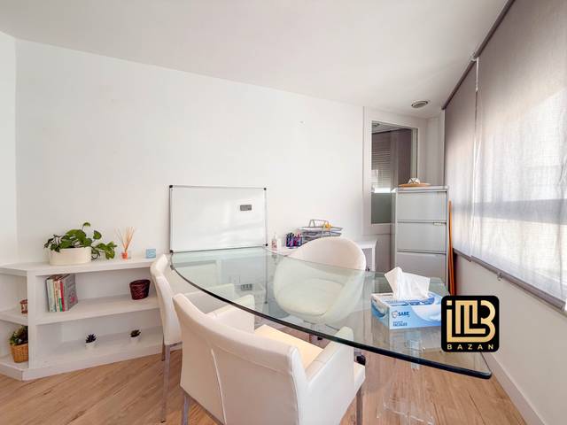 Oficina en Alquiler en Calle Linaje en Ensanche Centro - Puerto