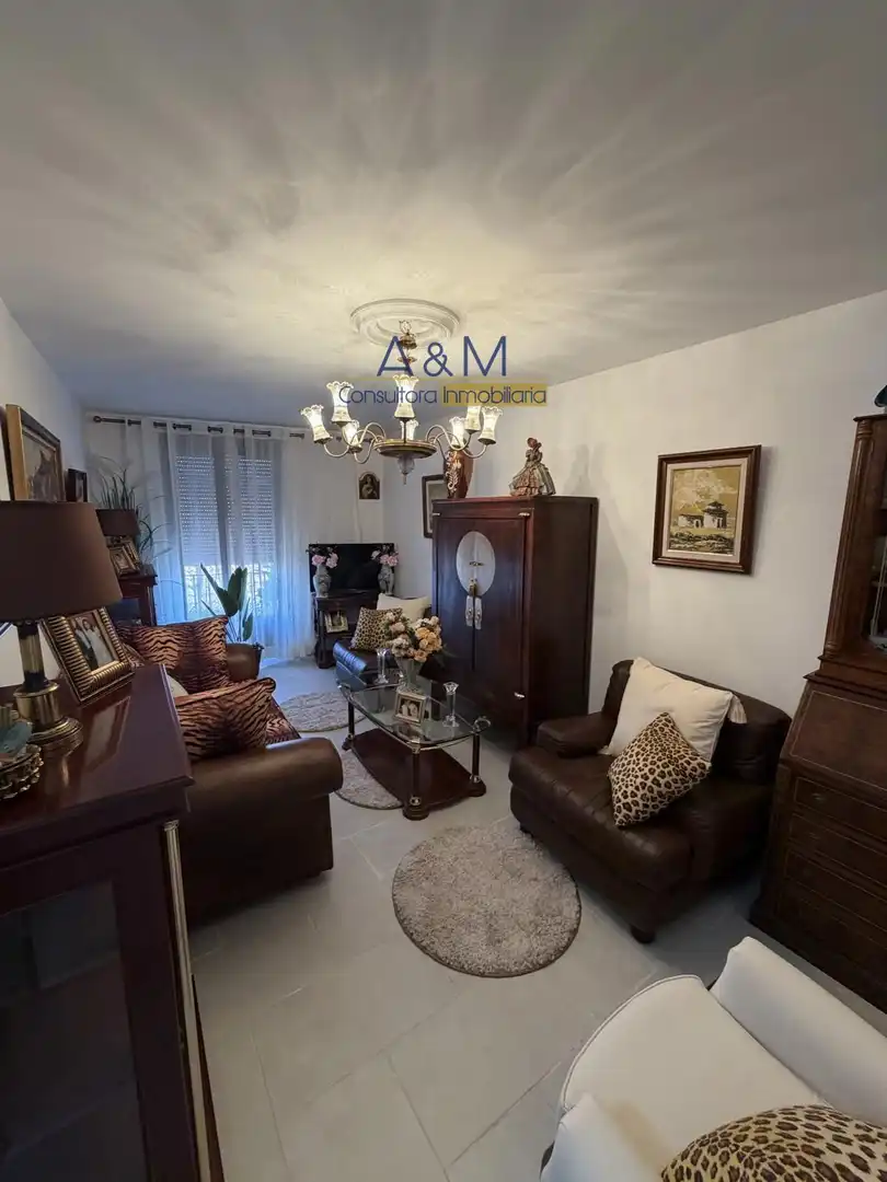 Sala de estar de Edificio en venta en Cigales
