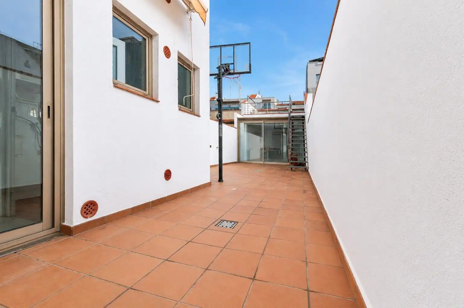 House with terrace for sale in Centre - Sant Oleguer