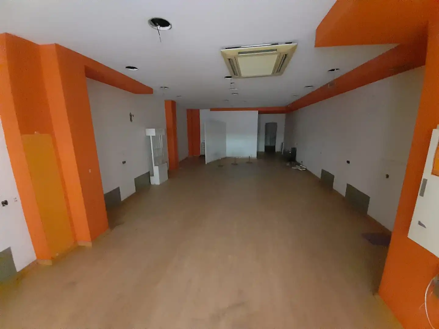 Local comercial en venda a Casco Antiguo, imagen 2