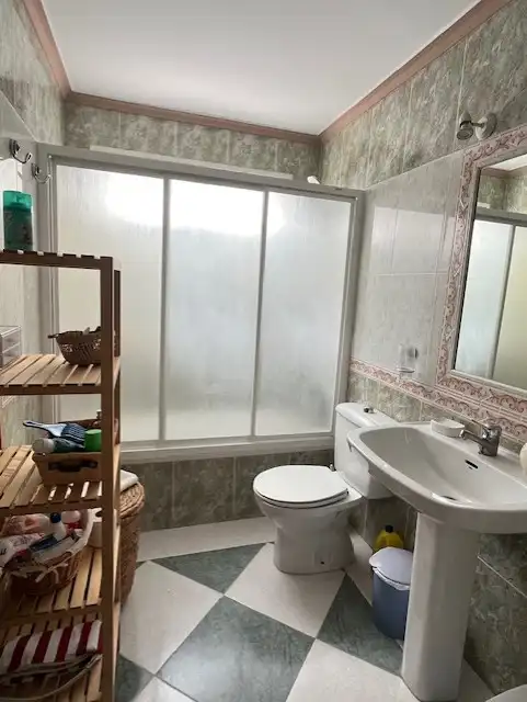 Baño de Piso en venta en Calpe / Calp con Aire acondicionado, Calefacción y Terraza