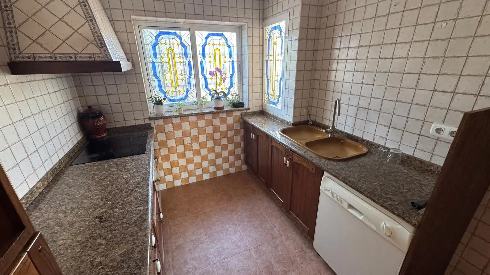 Cuina de Casa adosada en venda en Rincón de la Victoria amb Aire condicionat, Terrassa i Traster